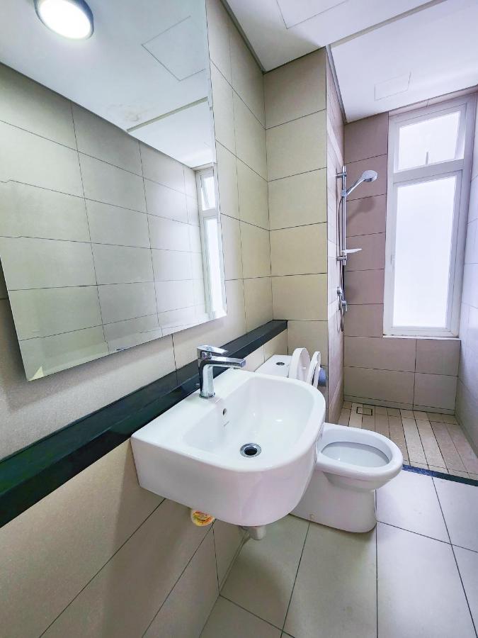 Cyberjaya & Verdi Nature 5 2 Pax Fully Air-con Apartment *